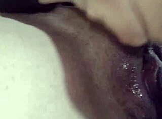 Ta Arabska MILF Mocno Tryska Podczas Masturbacji W Niqabie
