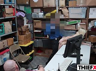 Sweety Jacker oplever intens gruppesex