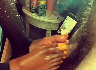 Betty Bangkok gives a footjob to Dirtymoufpiece2.