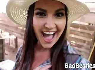 Big ass girls give blowjobs and get pussies stuffed in threesome