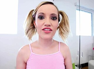 19-летняя, справишься с огромным членом POV минетом без рук?