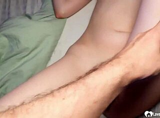 Ich spritze ununterbrochen auf ihre perfekten natürlichen Titten nach heftigem Teen 18+ Ficken