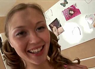 Wow, tudsz belém élvezni utána, mint ez az orosz szőke fiatal nő 18+ 18+?