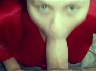 The beauty gently sucks her friend's cock in a casual blowjob session