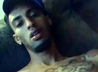 Tattooed girl masturbates in her room 😏