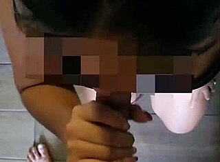 Mon copain veut qu'on essaie une autre bite ensemble cette fois