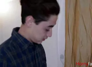 i wish i could date my sexy british stepmom and fuck her pussy.