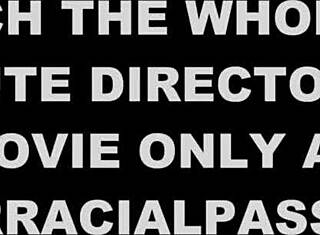 אמילי אוורמור מטפלת בשני זינים בתלתא קשה