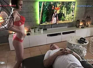 Lou Nesbit And Lia Louise Facesit During Gaming