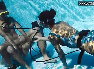 Girls Underwater with Polina Rucheyok