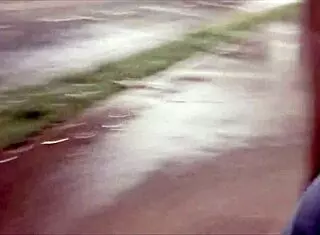 punheta arriscada para gostosa no ponto de �nibus