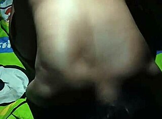 मदर एम्प्लॉयी के साथ चीट करती है डेट पे करने के लिए!