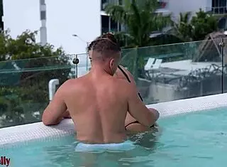 Tanned Babe Receives Creampie From Stranger