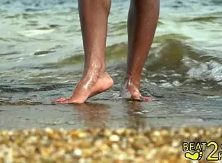 Giggles Feet Get Wet At The Beach On Beat2feetcom!