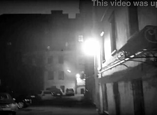 ヘイ、怖い家で巨乳タトゥーの幽霊少女からのホットJOIでイッて！