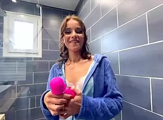 Anita Introduces Arianna To Lesbian Pleasures