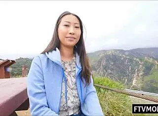 i flash my big tits outdoors