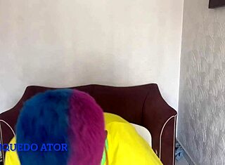 Сексуальная худенькая девчонка чувствует сырой член в горячем душе