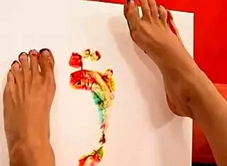 short haired blonde gives footjobs and gets licked 😍