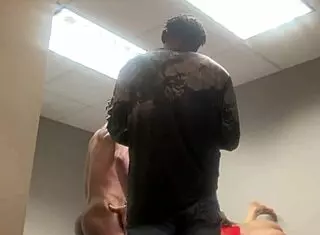 Latina in rough 3some with big black cock 😈