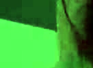 Смукане на кура в POV от аматьорка с средни цици, набучена жестоко от приятеля.