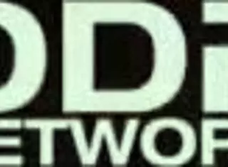 Does ultra horny milf vicki chase cum hard on a glass dildo?