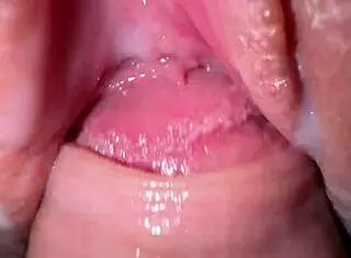 Wet pussy creams from first touch in extreme close-up!
