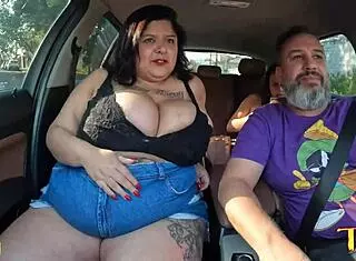 You watching this bbw with huge tits flashing in the streets of osasco?