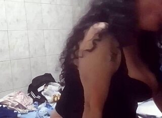 派对后，想带她回家吸我并猛插她屁股？