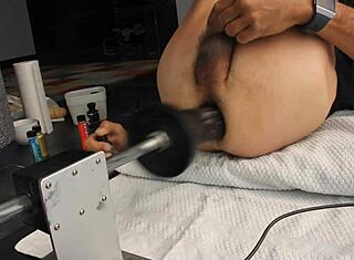 Ух, машина для ебли сегодня полностью разнесла мою жопу, черт!