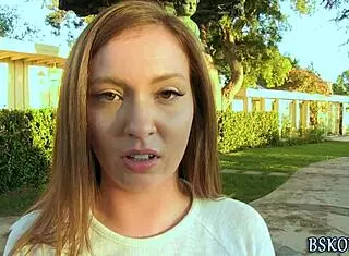 Teen Pornstar Gets Fingered And Rimjob In High Definition