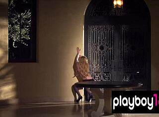 Blonda ucraineană Sasha Bonilova își arată țâțele naturale uriașe