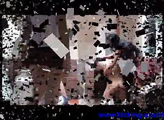 Госпожа фемдом доминирует с жестоким битьем по яйцам в CBT экшене