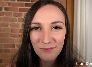Sunt Obsedată de Facialul Apropiat al Clarei Dee și Sperma pe Față
