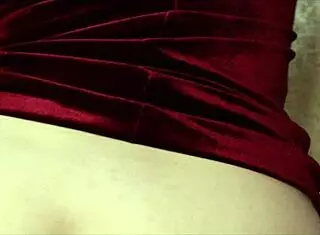 Old Milf Amateur Plays with Gold Toy for Anal Assfucking Masturbation Session