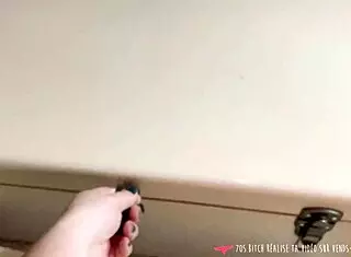 Vends-ta-culotte - femme française pulpeuse présente sa collection de sextoys - 70s bitch