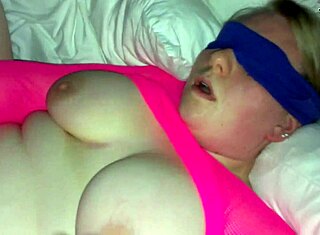 Hé, ça te va de regarder ma femme ronde se faire pilonner ?