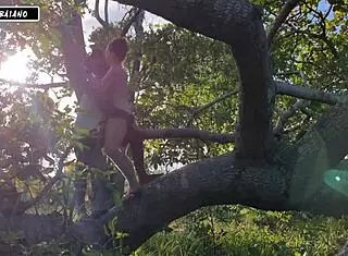 Rota Sex Offers Herself To Well-Endowed Amazon Man