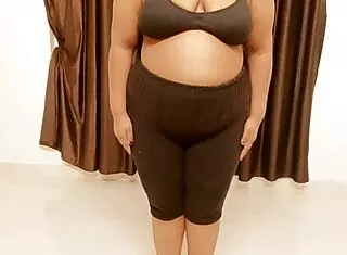 Sexy Indian girl from Jharkhand shows off her big tits and boobs?