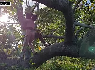 Rota Sex Offers Herself To Well-Endowed Amazon Man