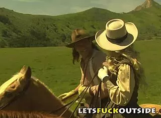 Let's fuck outside with this cute brunette and her big boobs! 😍