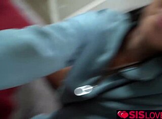 Yo üvey kardeş, o büyük siki hızlıca emeyim