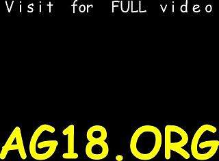 Jovens Sexy Ficam Loucas com Brinquedos em Jogo Quente