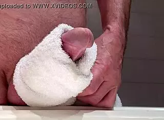 I masturbate to intense orgasm slowly