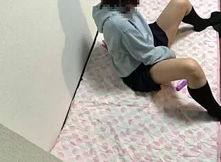 Japanese Amateur Learns Masturbation And Cums