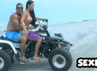 뜨거운 라티나 보지 블루필름에서 세게 박혀 😈