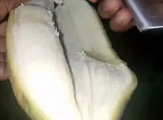 Plantain Versus Poivron: I Get Wet And Cum