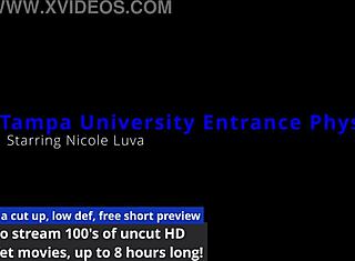 Tule lääkäriksi Tampana kun sairaanhoitaja Aria Nicole auttaa Nicole Luvasa nöyryyttävässä gynekologisessa tutkimuksessa Tampa-yliopistossa