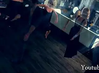 Beyoncé's Deja Vu sex version with hentai anime assfucking and oral 😈💦