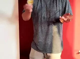 um, the pizza guy came and i got no cash... paid with my butt and got creamed, ready for some cheesy fun between my legs, such a tasty way to save!  